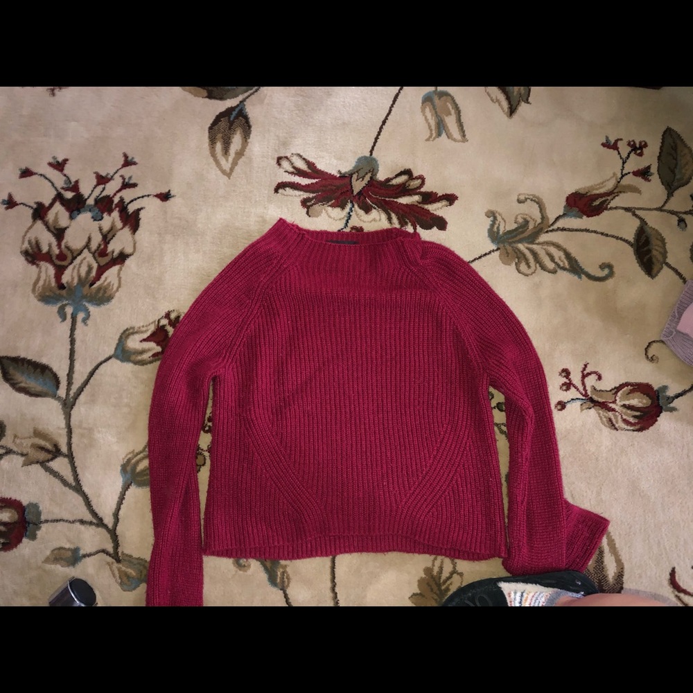 maroon sweater